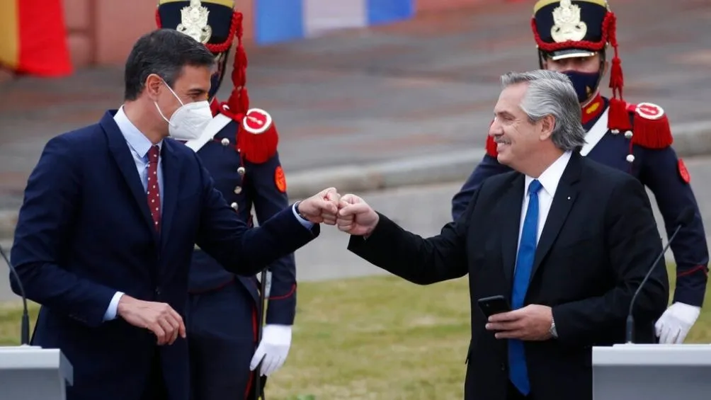 AP Pedro Sánchez y Alberto Fernández