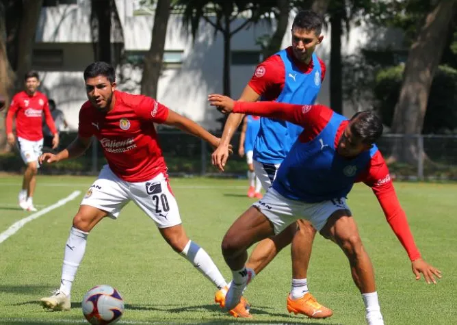 Entrenamiento de Chivas en Verde Valle
