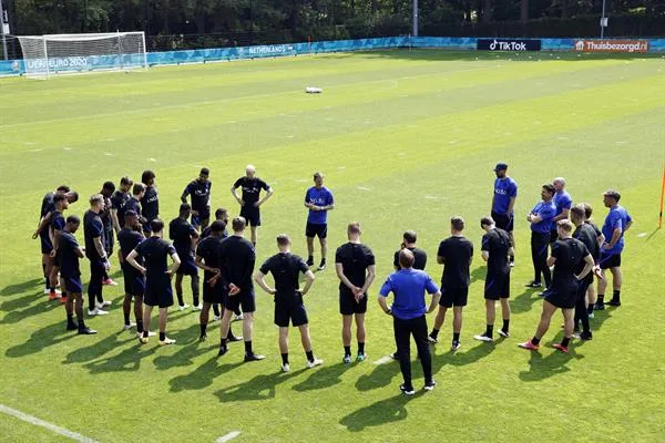 EFE Holanda debuta ante Ucrania