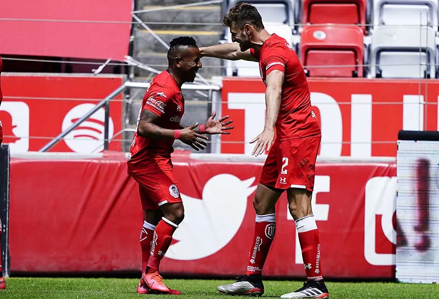 IMAGO7 Gastón Sauro y Joao Plata con los Diablos Rojos