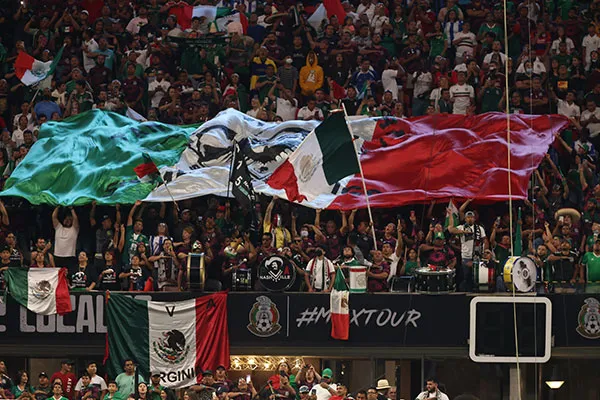 Afición mexicana en el amistoso ante Honduras