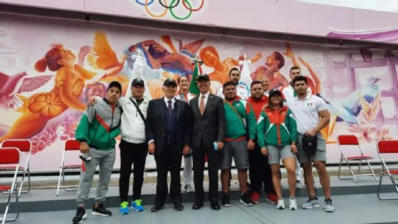 Presentación de uniformes deportivos de México
