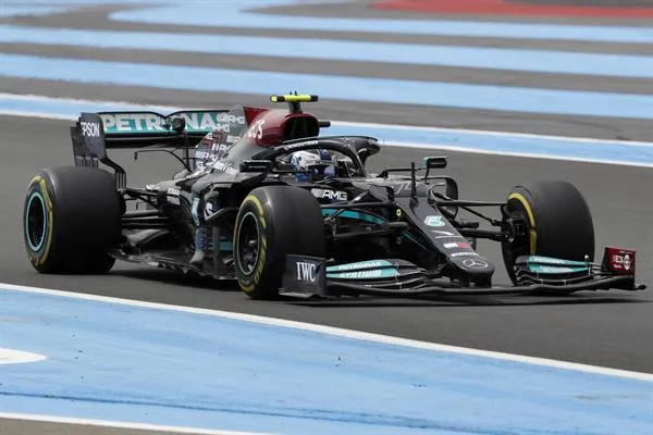 EFE Valtteri Bottas en su vehículo