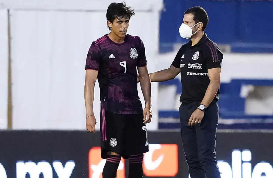 Macías charla con Jaime Lozano