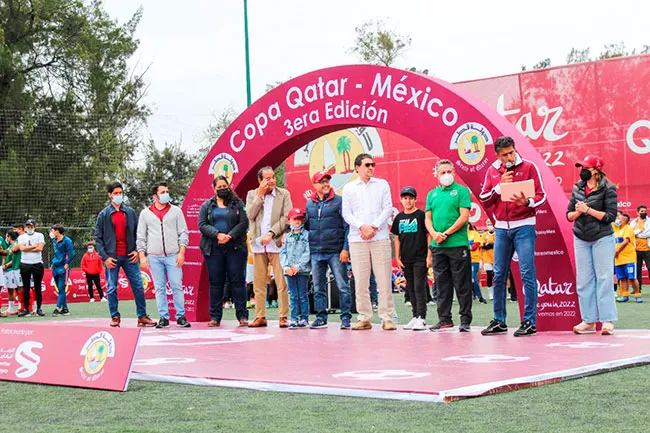 Premiación con la presencia del embajador Alkuwari