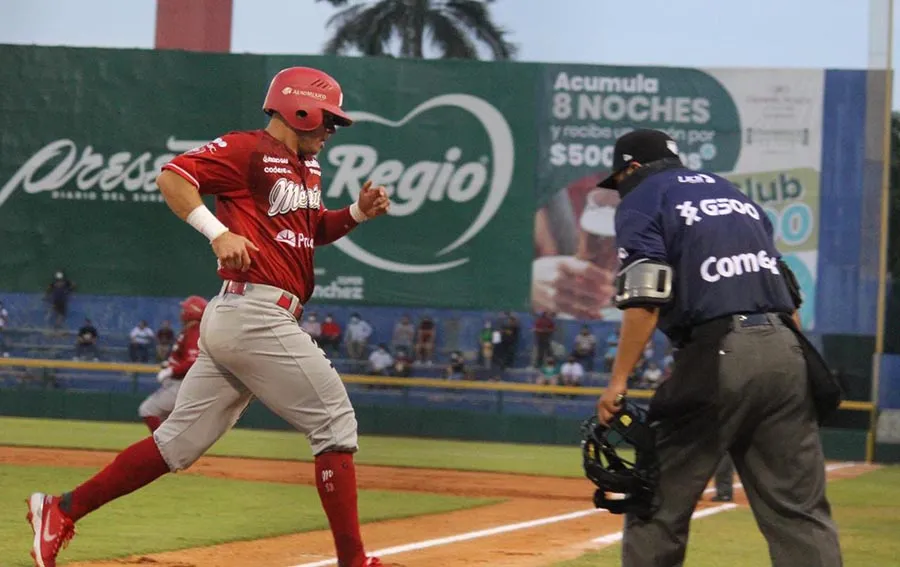 TWITTER @DiablosRojosMX Emmanuel Ávila llega a home en Tabasco