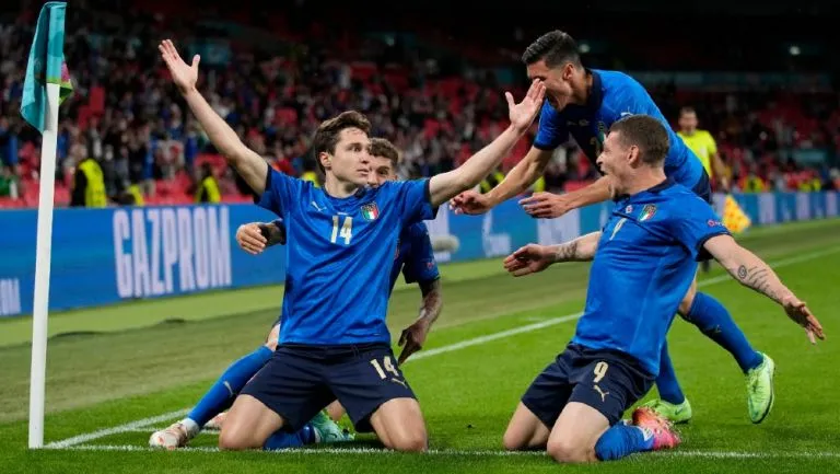 AP Chiesa festeja su gol contra Austria