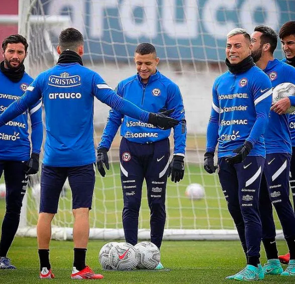 INSTAGRAM @alexis_officia1 El delantero en el entrenamiento de su selección