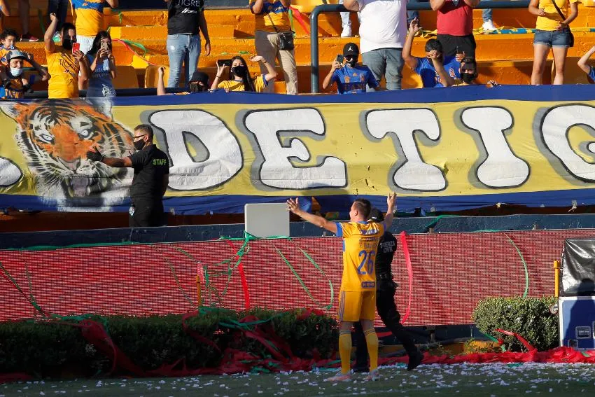 Florian Thauvin en su presentación con los Tigres