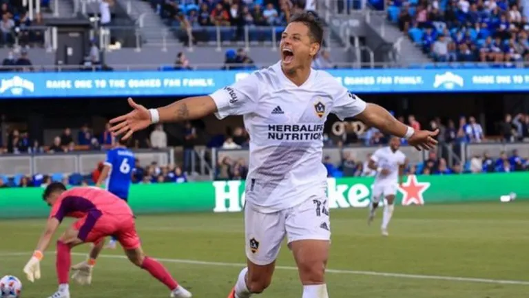 TWITTER @LAGalaxy Javier Hernández celebra gol con Galaxy