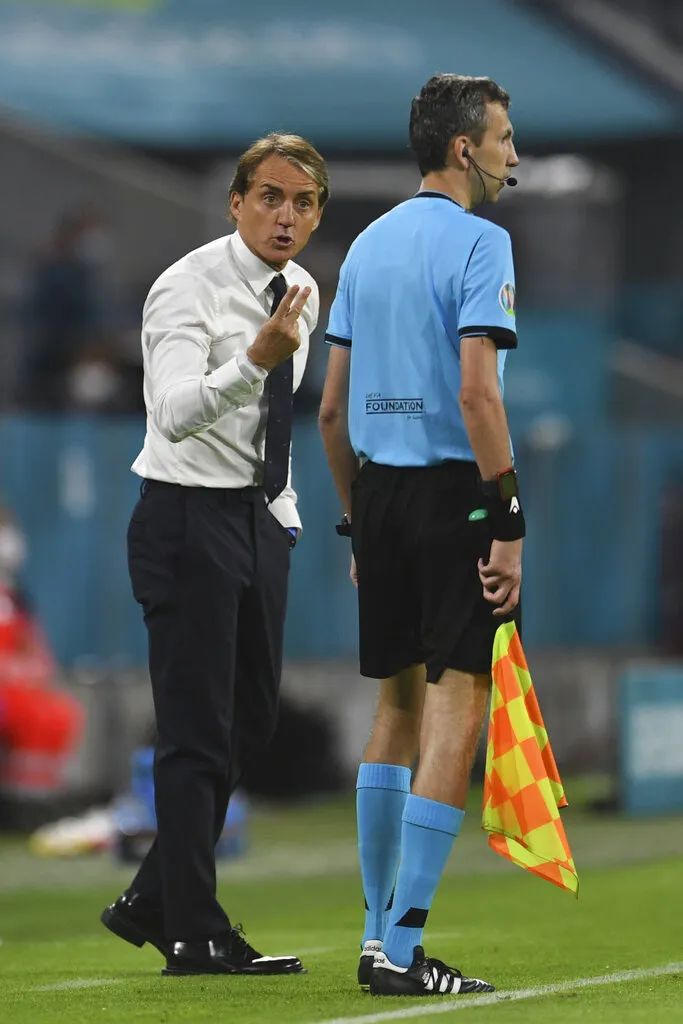 AP Roberto Mancini durante el partido vs Bélgica
