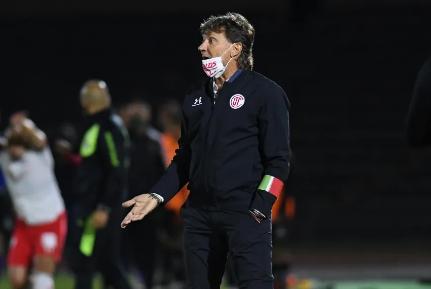 Hernán Cristante en un partido del Toluca