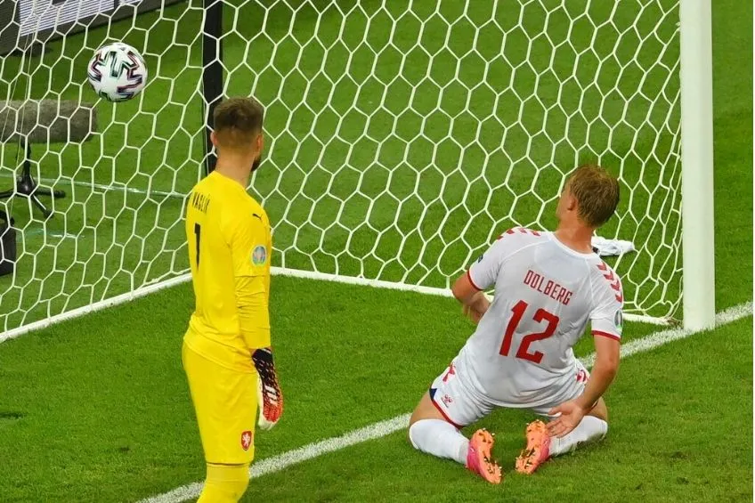 AP Dolberg marcó el segundo