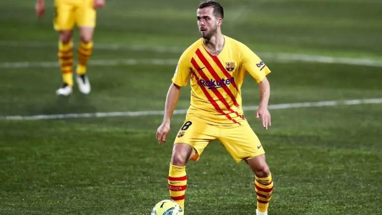 Miralem Pjanic en acción con el Barcelona
