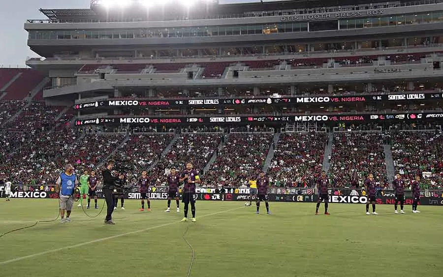 La entrada en el Memorial Coliseum previo al México vs Nigeria