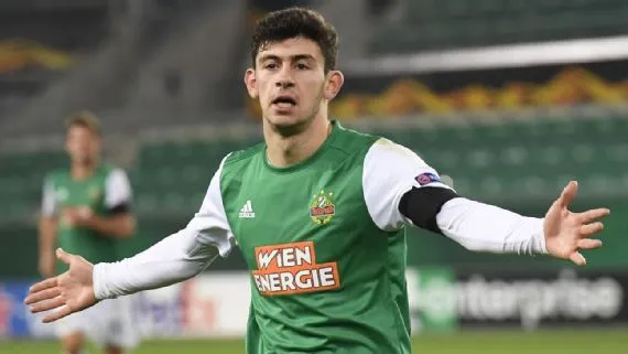 EFE Yusuf Demir celebra un gol con el Rapid de Viena