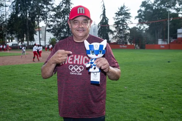 Carlos Bernaldez, entrenador de la Selección Mexicana de Sóftbol