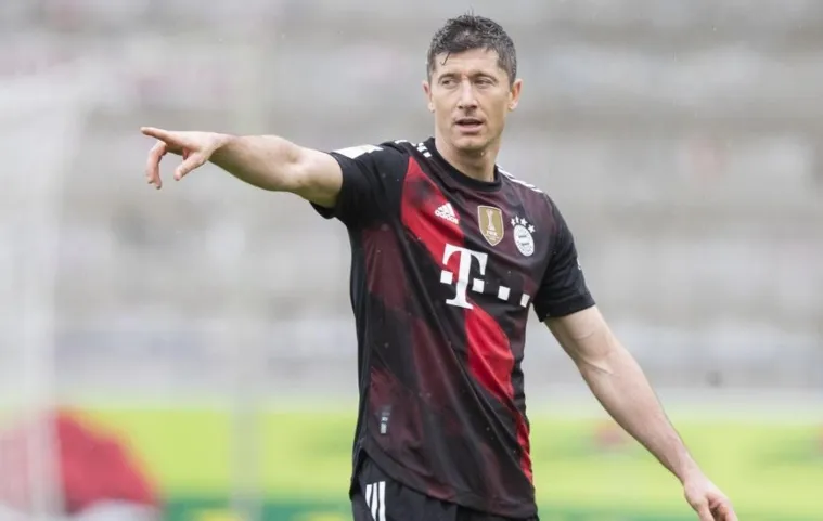 AP Robert Lewandowski en un partido del Bayern Munich