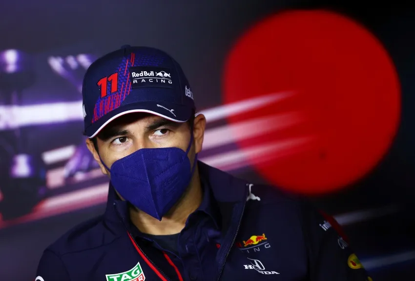 Sergio Pérez en conferencia de prensa