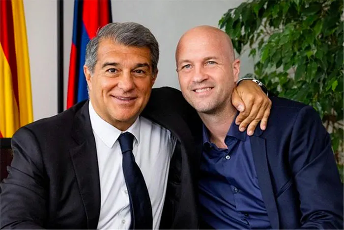 TWITTER @FCBARCELONA Jordi Cruyff y Laporta en las instalaciones del Barcelona
