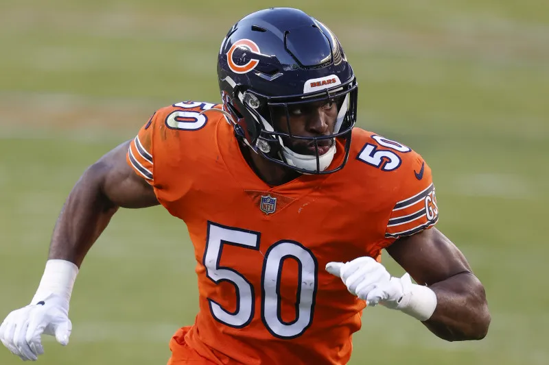 Barkevious Mingo en acción con los Bears