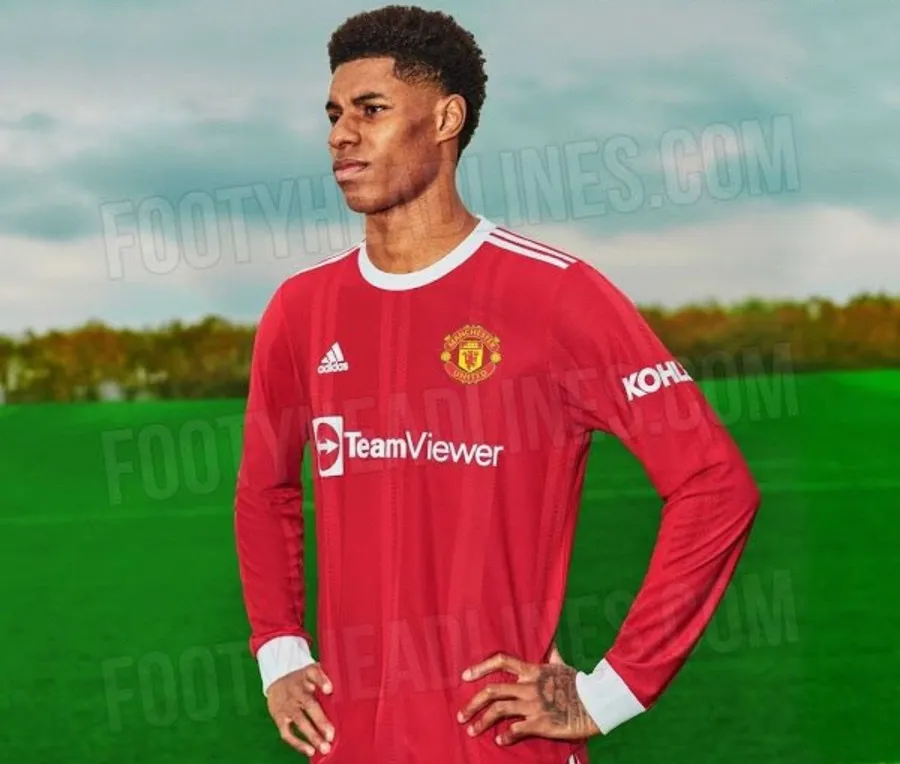 Marcus Rashford con la nueva playera del United