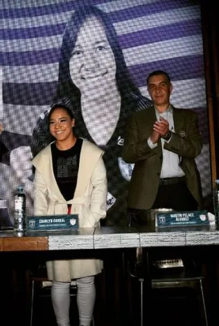 IMAGO7 Charlyn Corral en su presentación con Tuzas