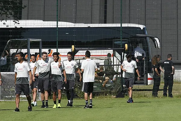 IMAGO7 Los hermanos Dos Santos en una concentración de Tri