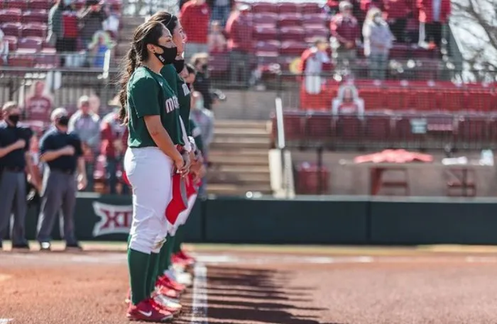INSTAGRAM @STEFFY.ARADILLAS Selección Mexicana de Softbol previo a un partido