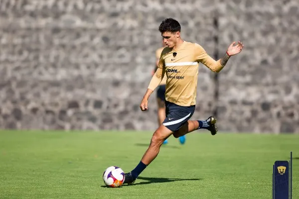 TWITTER @PumasMX Juan Dinenno en la Cantera de Pumas