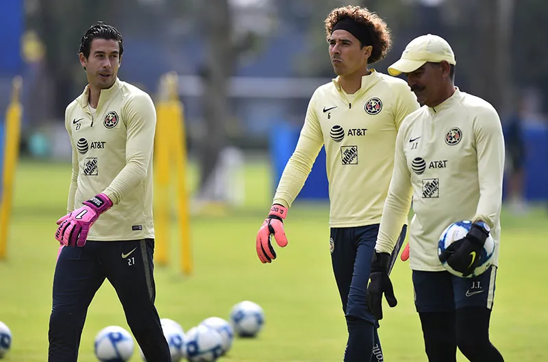 IMAGO7 Jiménez y Ochoa durante un entrenamiento en Coapa