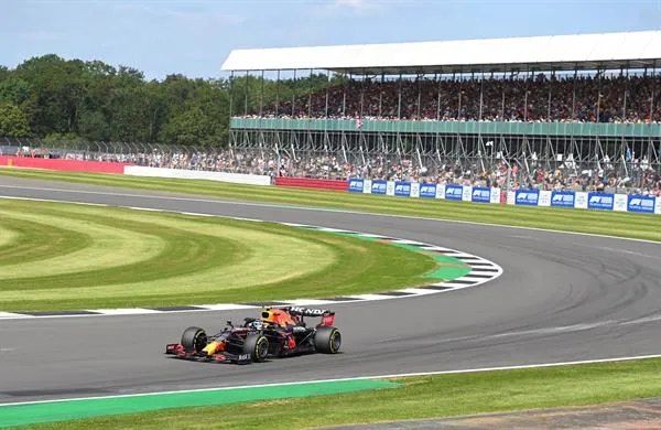 EFE Checo Pérez saldrá quinto