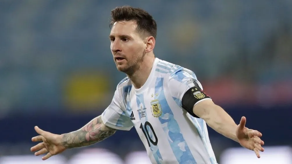 AP Lionel Messi en un partido con su selección