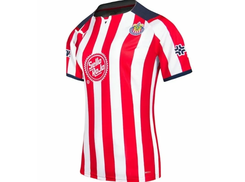 TWITTER @Leon_Iturbide Jersey de local de Chivas Femenil