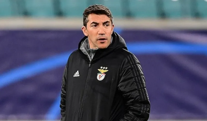 EFE Bruno Lage dirigiendo al Benfica
