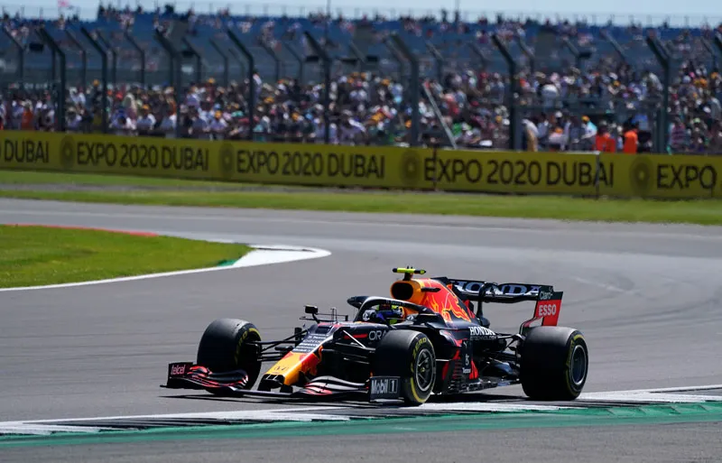 El piloto mexicano en acción