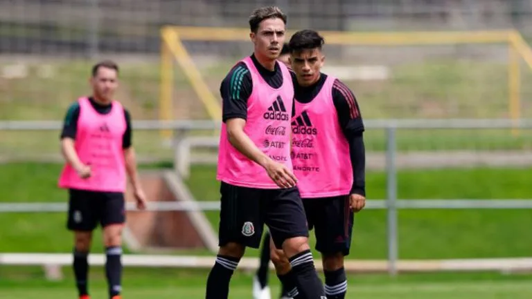 Jugadores del Tri en una práctica