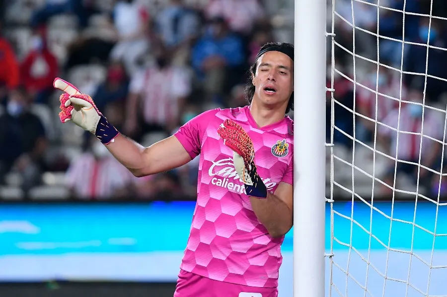 Toño Rodríguez durante un partido con Chivas