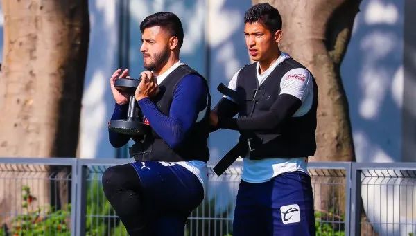 Ángel Zaldívar durante entrenamiento con Alexis Vega
