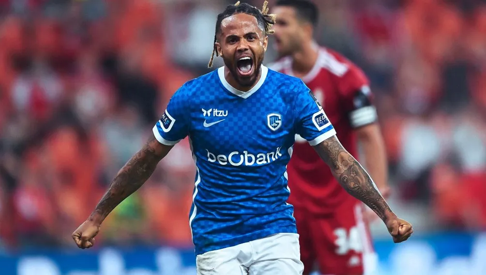 TWITTER @KRCGenkofficial Théo Bongonda en festejo