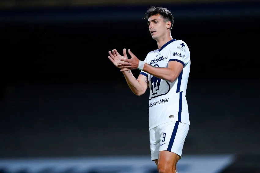 IMAGO7 Juan Dinenno en un partido de los Pumas