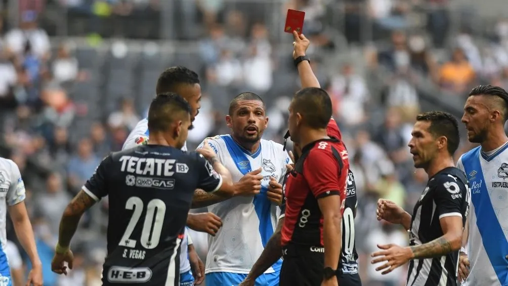 Segovia se fue expulsado