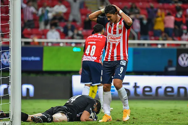 Ángel Zaldívar se lamenta tras una falla