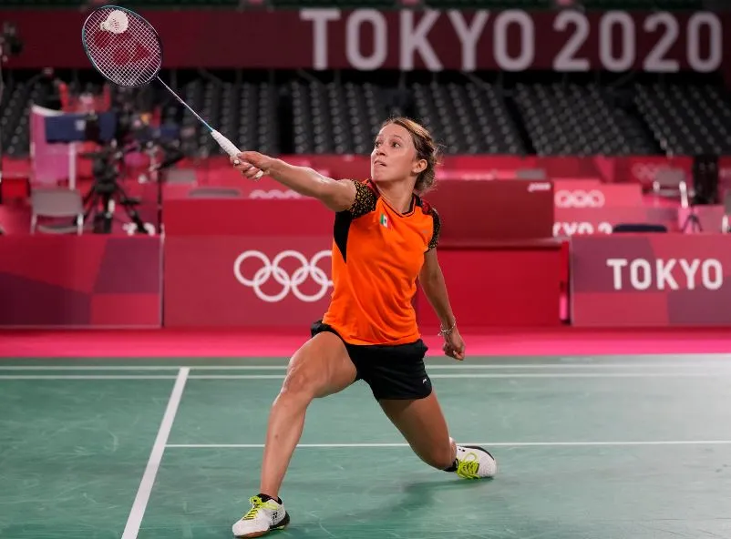 Gaitán responde al servicio de su rival