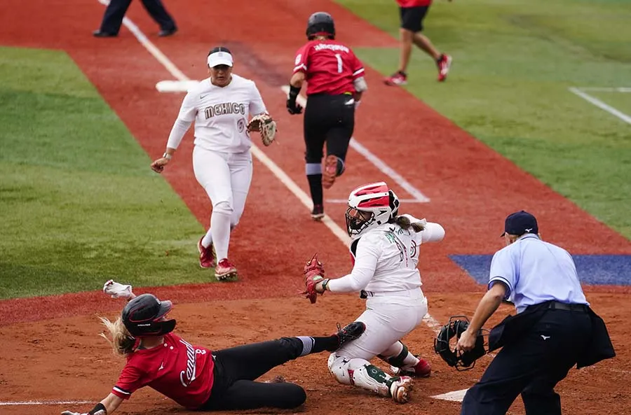 Las mexicanas pusieron out a Victoria Hayward en home