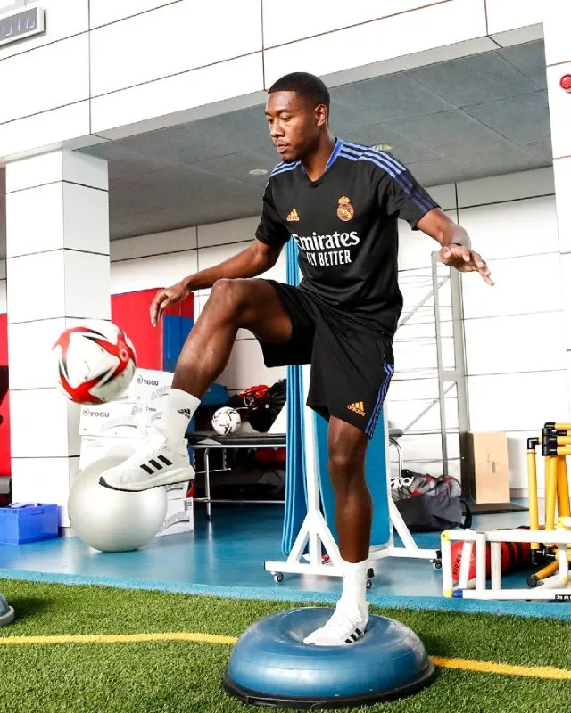 David Alaba dio positivo por Covid-19