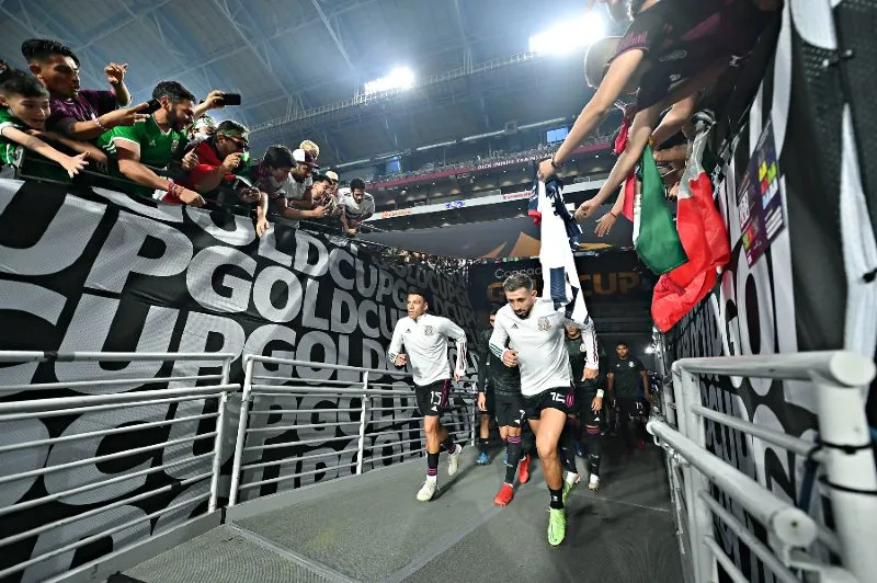 Moreno y Herrera previo a un partido del Tri