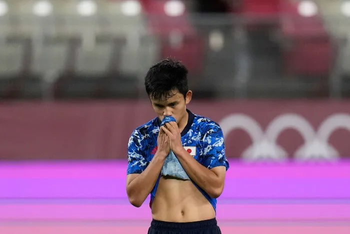 Takefusa Kubo en acción con Japón