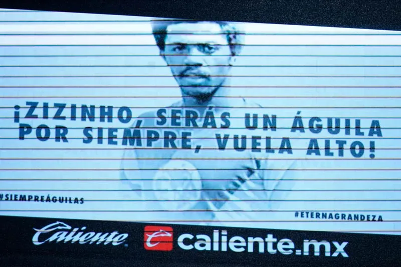 Mensaje en las pantallas del Azteca