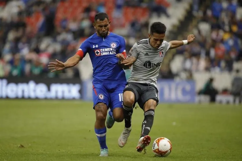 EFE Walter Montoya durante un partido con Cruz Azul